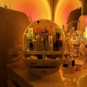 ouwe makeup/skincare holder